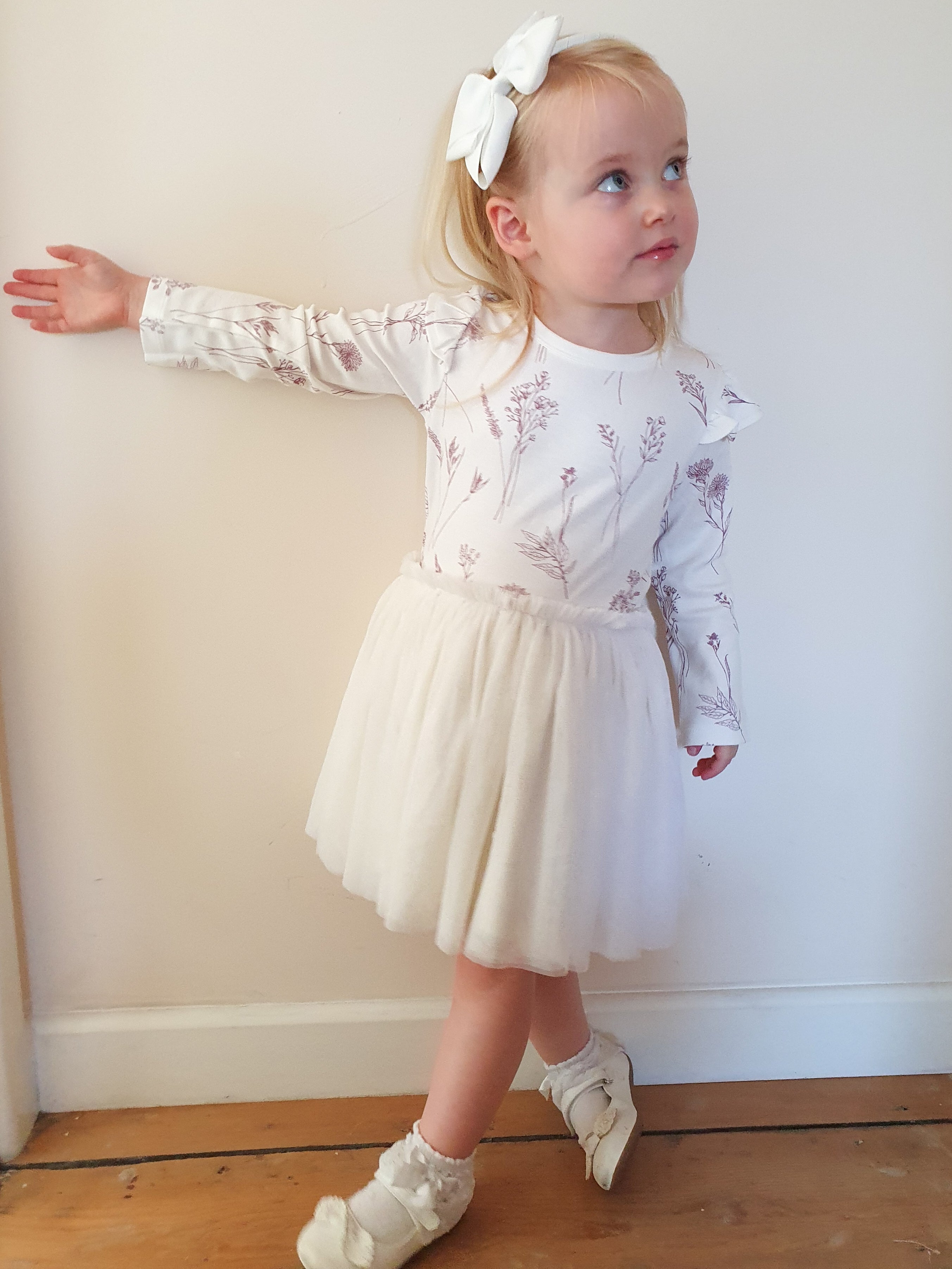 Children's tutu hotsell dresses uk